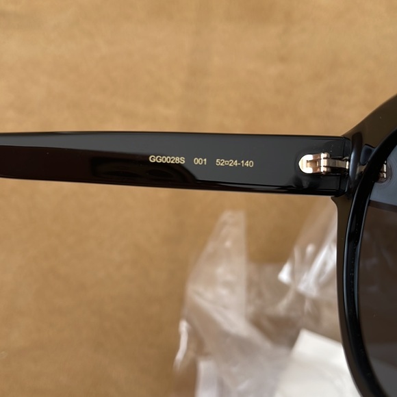 GUCCI Sunglasses - Picture 9 of 14
